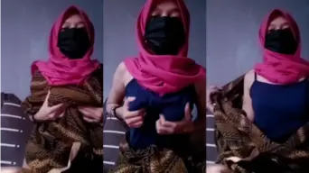 Riska Pake Kain Batik Remas TT Video by YouJizz