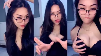 Nayasa Berkacamata Live Hot Full Video Video by YouPorn