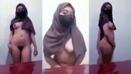 Ukhty Cantik Bugil di Depan Kamera Video by TXXX