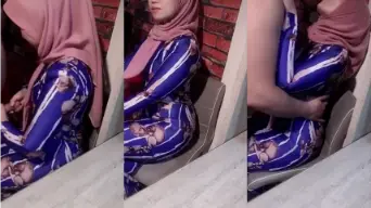 Ngentot Sama Atasan Demi Gaji Video by SpankBang