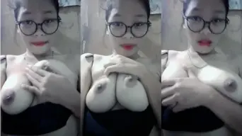 Abg Kacamata Toket Gede Pap TT Video by Kompoz