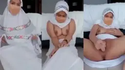 Maelaela Mukena Toge Colmek Pakai Dildo Video by IXXX