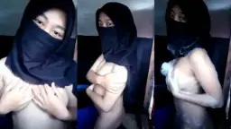 Tya Mandi Bugil Pake Jilbab Hitam Video by BOKEPSIN