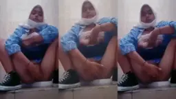 ABG Daun Masih Muda Mainin Memek di Toilet Sekolah Video by Beeg ABG Daun Masih Muda Mainin Memek di Toilet Sekolah Video by Beeg