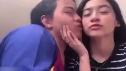 Sepasang Sejoli Berduaan di Kosan Video by BebasIndo